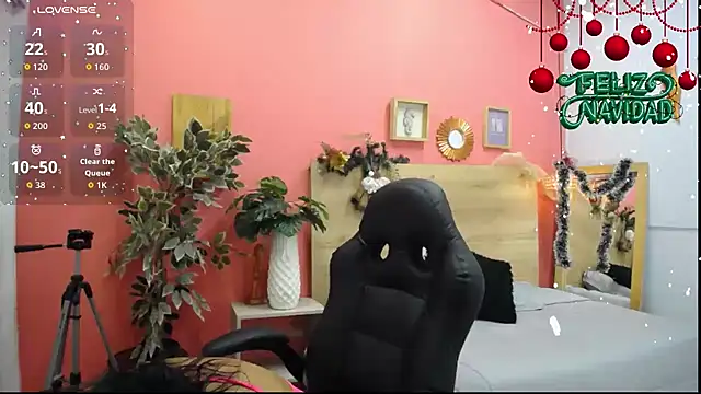 scarlet-foox online show from 12/20/25, 12:12