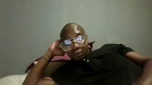 Snapshot of TheeRealShow chatting on 03/01/26, 01:29 TheeRealShow online show from 03/01/26, 01:29