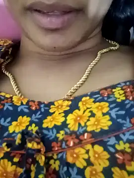 Snapshot of Ambika01 chatting on 01/22/25, 01:32 Ambika01 online show from 01/22/25, 01:32