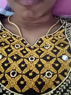 Snapshot of Ambika01 chatting on 02/01/25, 02:13 Ambika01 online show from 02/01/25, 02:13