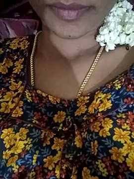 Snapshot of Ambika01 chatting on 02/23/25, 01:32 Ambika01 online show from 02/23/25, 01:32