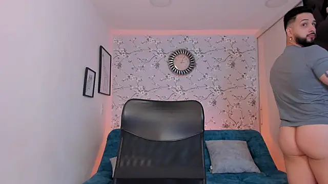 Snapshot of max_dic1 chatting on 03/29/26, 01:55 max dic1 online show from 03/29/26, 01:55