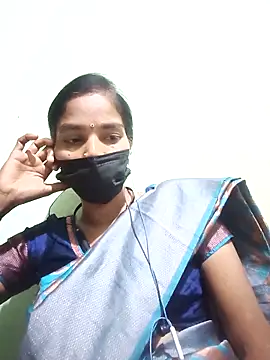 Snapshot of anusiya01 chatting on 09/21/25, 03:57 anusiya01 online show from 09/21/25, 03:57