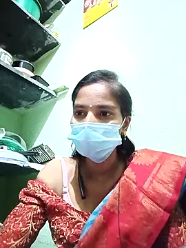 Snapshot of anusiya01 chatting on 11/18/25, 02:32 anusiya01 online show from 11/18/25, 02:32