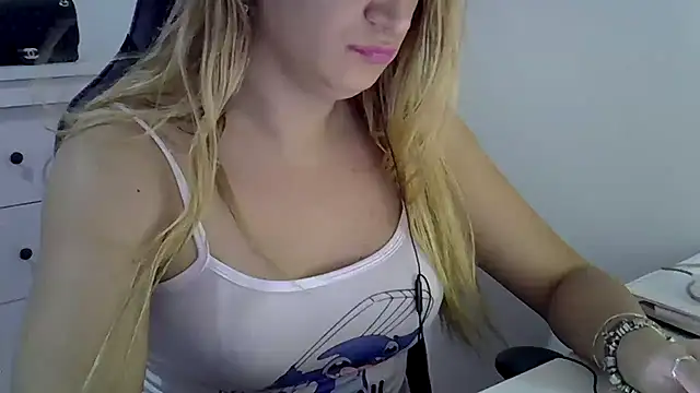 luizacandy online show from 12/22/25, 02:19