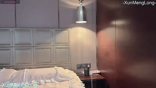 Snapshot of -XunMengLong- chatting on 01/14/26, 06:13 -XunMengLong- online show from 01/14/26, 06:13