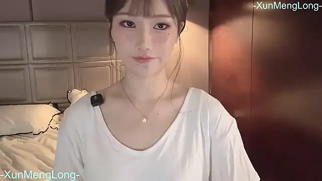 Snapshot of -XunMengLong- chatting on 04/01/26, 06:27 -XunMengLong- online show from 04/01/26, 06:27