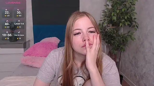 Snapshot of JennyyHot chatting on 12/02/25, 04:18 JennyyHot online show from 12/02/25, 04:18