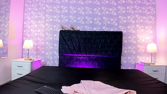 Snapshot of BritneySweet_ chatting on 02/17/26, 04:09 BritneySweet online show from 02/17/26, 04:09