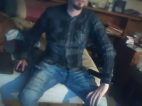 HOTMENVERYHOT online show from 04/26/26, 04:15