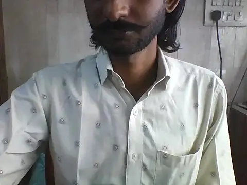 Snapshot of Desi_GfBf chatting on 10/29/25, 04:48 Desi GfBf online show from 10/29/25, 04:48