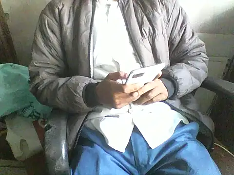 Snapshot of Desi_GfBf chatting on 11/14/25, 07:29 Desi GfBf online show from 11/14/25, 07:29