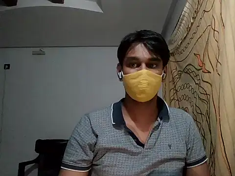 Snapshot of brownguy1234 chatting on 01/15/25, 06:40 brownguy1234 online show from 01/15/25, 06:40