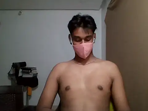 Snapshot of brownguy1234 chatting on 03/19/25, 05:28 brownguy1234 online show from 03/19/25, 05:28