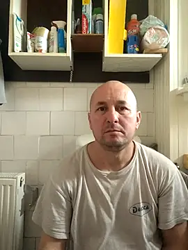 Snapshot of intx800 chatting on 03/08/25, 05:17 intx800 online show from 03/08/25, 05:17