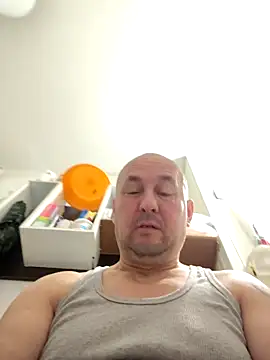 Snapshot of intx800 chatting on 04/07/26, 02:23 intx800 online show from 04/07/26, 02:23
