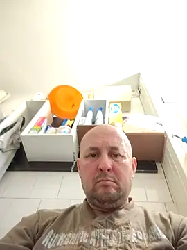 Snapshot of intx800 chatting on 04/10/26, 03:50 intx800 online show from 04/10/26, 03:50