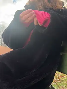 Snapshot of Angelwithsex chatting on 01/03/25, 01:25 Angelwithsex online show from 01/03/25, 01:25