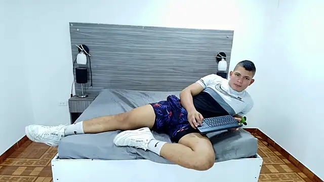 Loony Zion online show from 01/22/25, 04:12