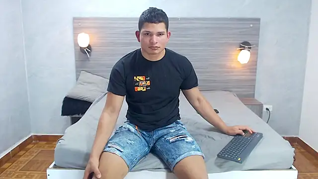 Loony Zion online show from 10/06/25, 02:36