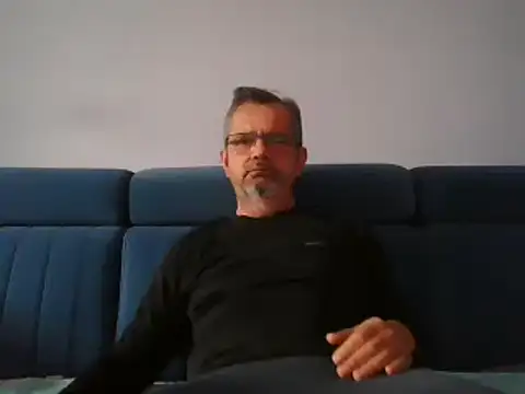 axecoman60 online show from 02/12/25, 06:51