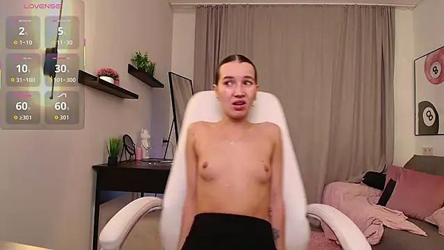 Bellla Haddid online show from 11/19/25, 01:49