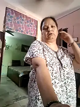 Snapshot of Kavya_kapoor chatting on 05/09/26, 02:39 Kavya kapoor online show from 05/09/26, 02:39