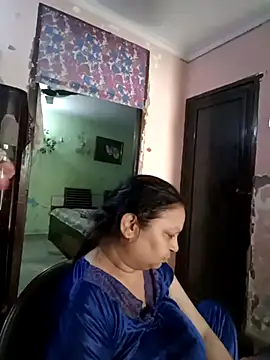 Snapshot of Kavya_kapoor chatting on 05/11/26, 04:07 Kavya kapoor online show from 05/11/26, 04:07