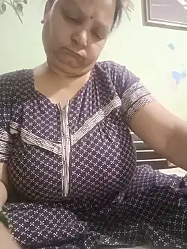 Snapshot of Kavya_kapoor chatting on 06/12/26, 05:56 Kavya kapoor online show from 06/12/26, 05:56