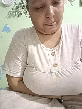 Snapshot of Kavya_kapoor chatting on 06/15/26, 09:11 Kavya kapoor online show from 06/15/26, 09:11
