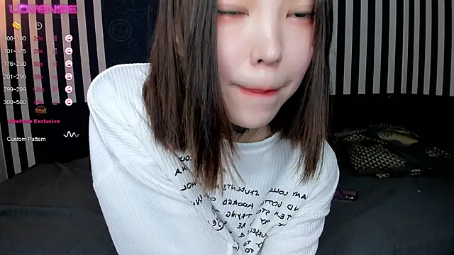 Dark Ester online show from 01/25/25, 01:52