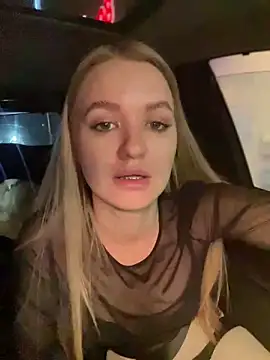 Snapshot of Devill_Angel_ chatting on 01/19/25, 04:36 Devill Angel online show from 01/19/25, 04:36