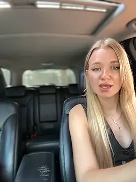 Snapshot of Devill_Angel_ chatting on 09/12/25, 11:43 Devill Angel online show from 09/12/25, 11:43