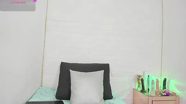 nathally roses online show from 02/13/25, 08:34