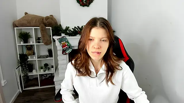 Snapshot of Baby_Evalena chatting on 12/20/24, 04:42 Baby Evalena online show from 12/20/24, 04:42