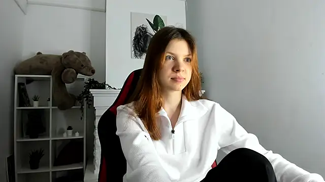 Snapshot of Baby_Evalena chatting on 03/18/25, 04:04 Baby Evalena online show from 03/18/25, 04:04