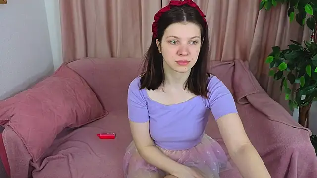 Snapshot of Baby_Evalena chatting on 06/20/26, 04:59 Baby Evalena online show from 06/20/26, 04:59