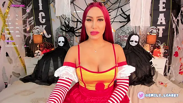 Snapshot of EmilyLeah_ chatting on 10/03/25, 03:42 EmilyLeah online show from 10/03/25, 03:42