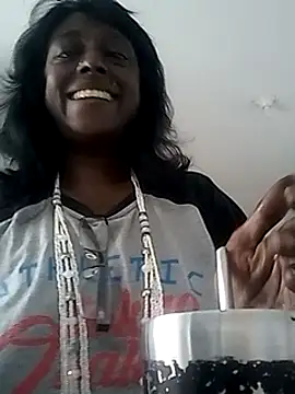 Snapshot of mamakarma1403 chatting on 03/11/25, 12:00 mamakarma1403 online show from 03/11/25, 12:00