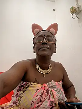 Snapshot of mamakarma1403 chatting on 07/28/26, 12:48 mamakarma1403 online show from 07/28/26, 12:48