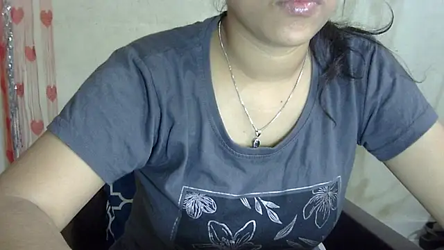 Snapshot of Preeti-Sexy chatting on 11/27/25, 04:25 Preeti-Sexy online show from 11/27/25, 04:25