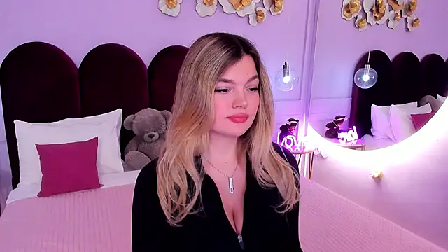 Snapshot of ZaraBloom chatting on 01/19/26, 03:27 ZaraBloom online show from 01/19/26, 03:27