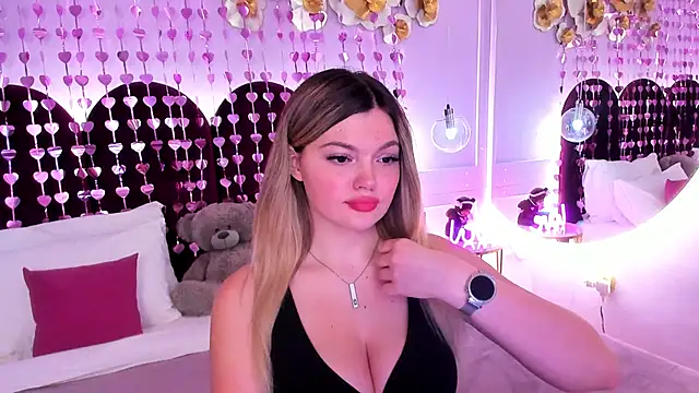 Snapshot of ZaraBloom chatting on 02/12/26, 03:29 ZaraBloom online show from 02/12/26, 03:29