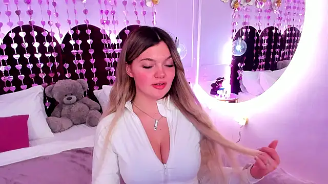 Snapshot of ZaraBloom chatting on 02/15/26, 03:58 ZaraBloom online show from 02/15/26, 03:58