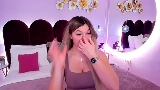 Snapshot of ZaraBloom chatting on 02/19/26, 03:19 ZaraBloom online show from 02/19/26, 03:19