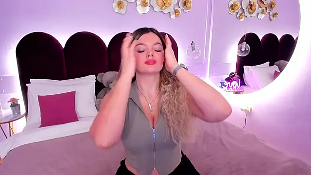 Snapshot of ZaraBloom chatting on 02/28/26, 03:24 ZaraBloom online show from 02/28/26, 03:24