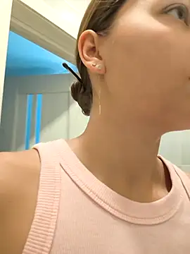 AliceBrayan online show from 09/25/25, 05:33