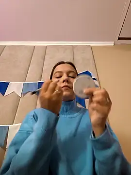 AliceBrayan online show from 10/03/25, 05:04