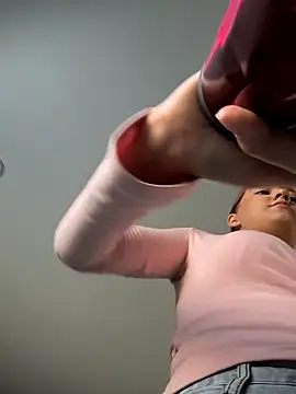 AliceBrayan online show from 10/06/25, 05:05