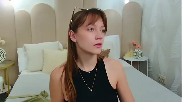 AliceBrayan online show from 05/12/26, 04:04